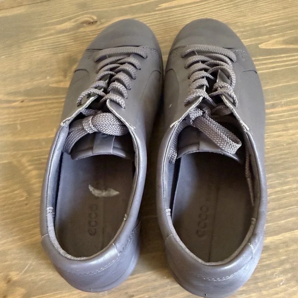 Ecco Women's 7-7.5 Grey Leather Gravity Low Top Lace Up Comfort Sneakers Shoes